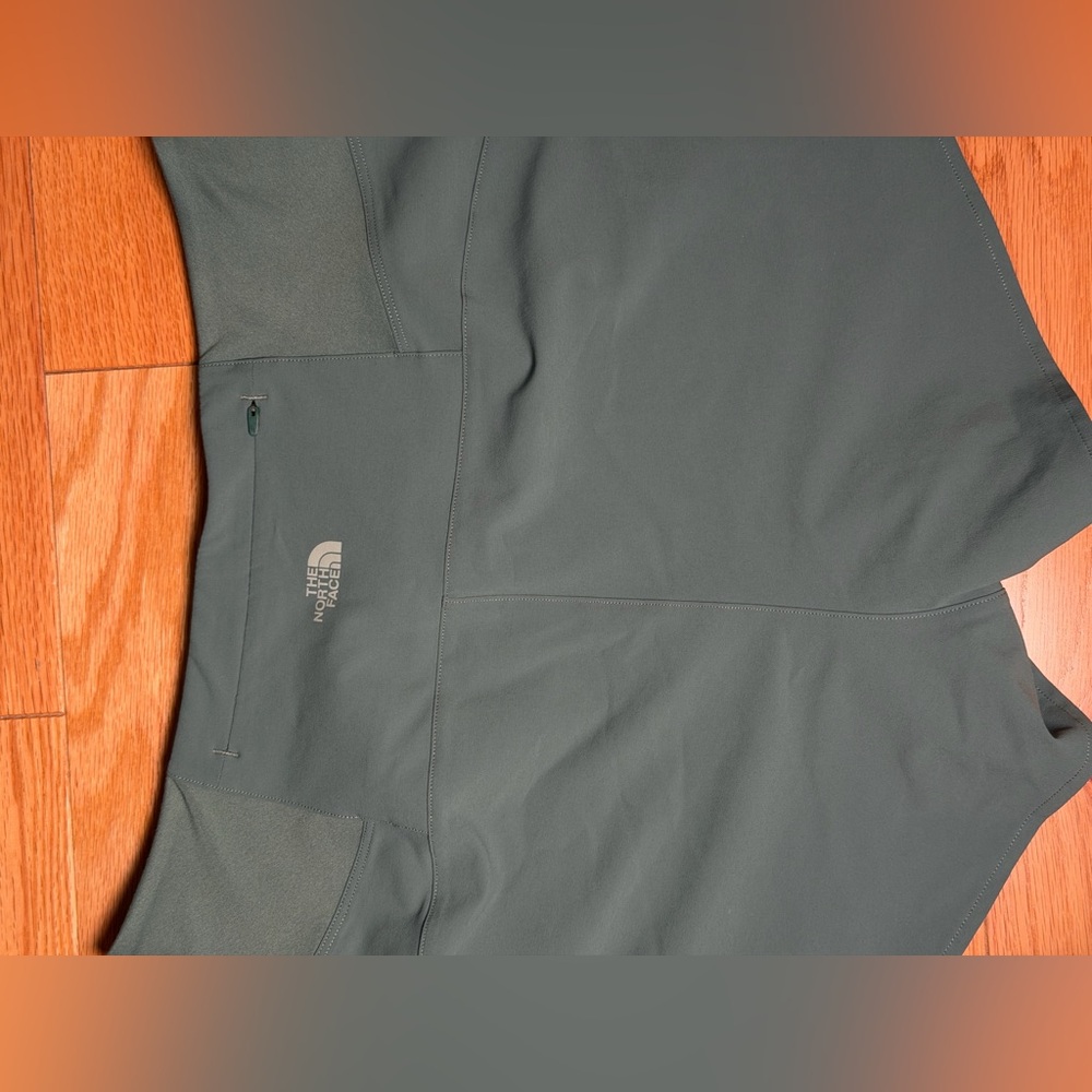 The North Face Arque 3” Shorts Dark Sage M - Picture 3 of 4